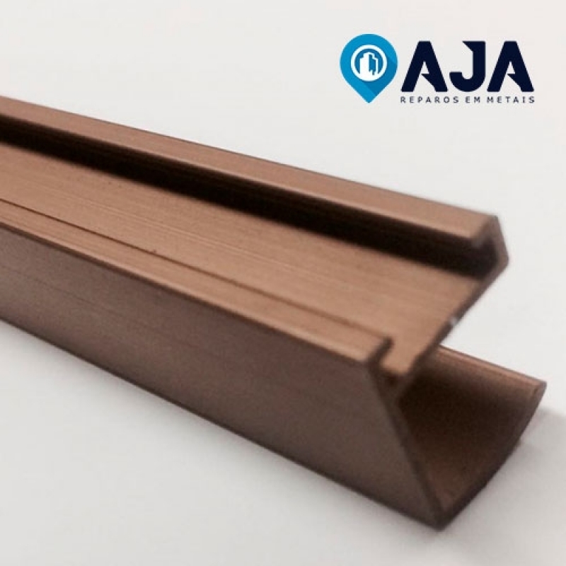 Contratar Manutenção de Perfil de Alumínio Bronze Alphaville Industrial - Manutenção de Perfil de Alumínio Quadrado